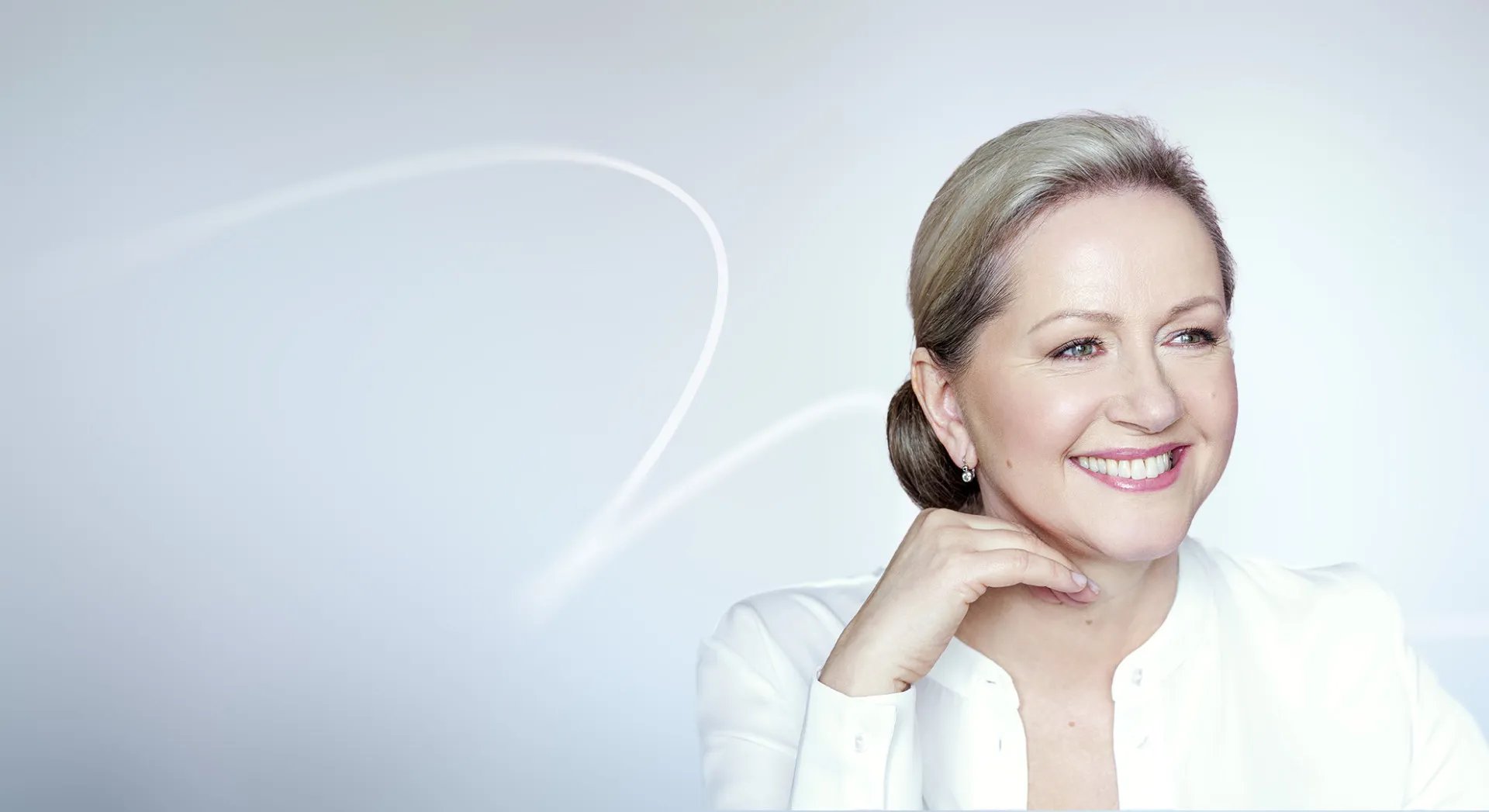 Frau Lucie 56 - MyFaceLift-Gesichtsverjüngung