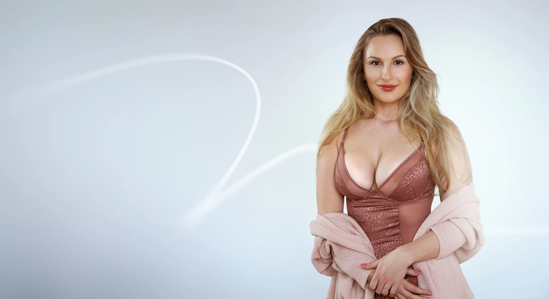 Frau Sandra 25 - Brustvergrößerung mit Implantaten einschließlich Modellierung