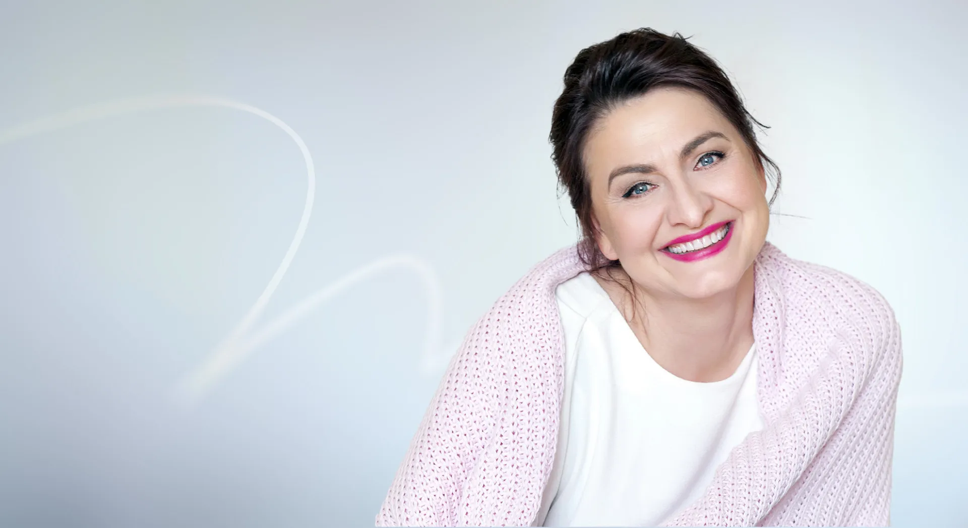 Frau Monika 46 - Minilift und Augenlidchirurgie